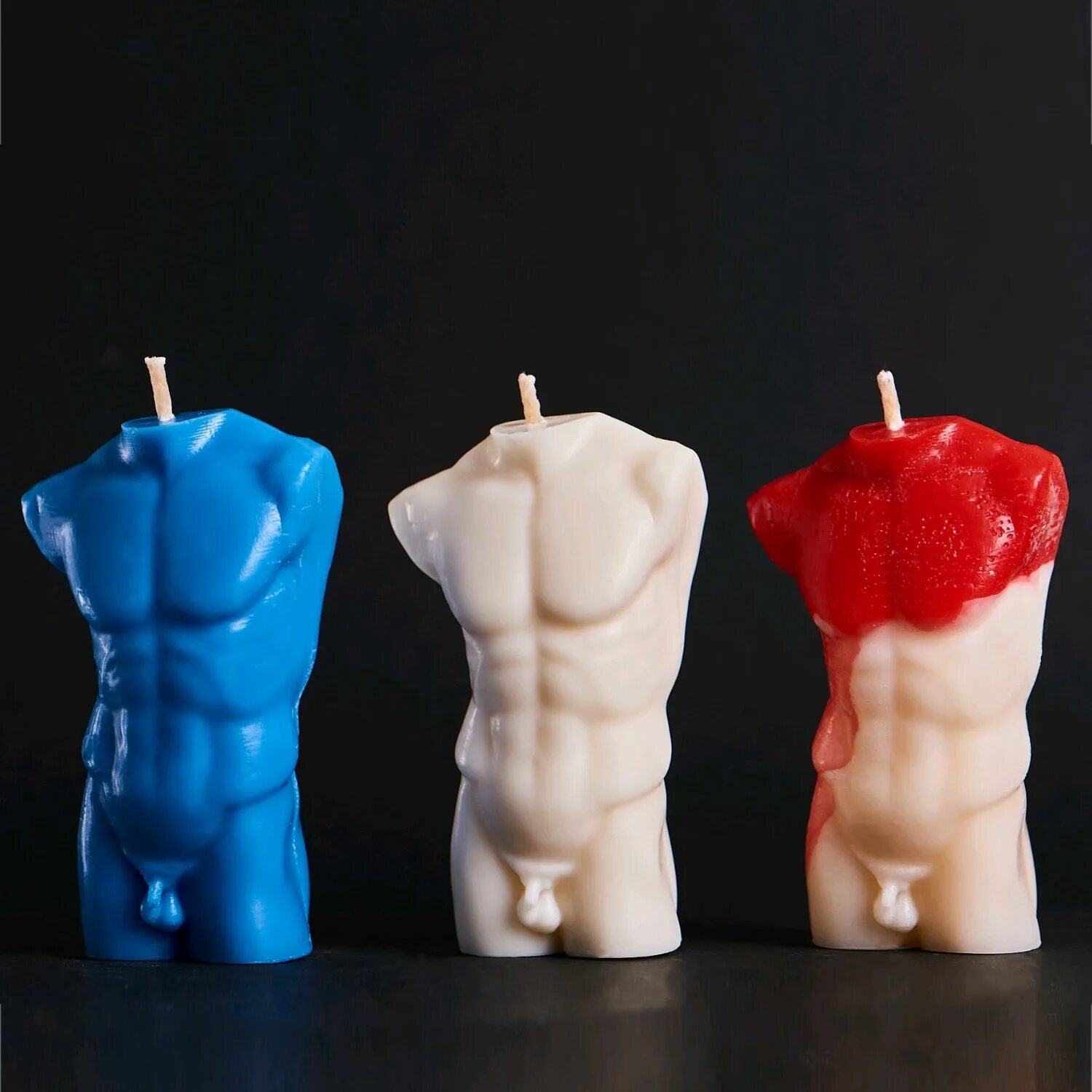 парень со свечкой. мужская свечка. парень со свечой. мужская свечка. свечи для мужчин.