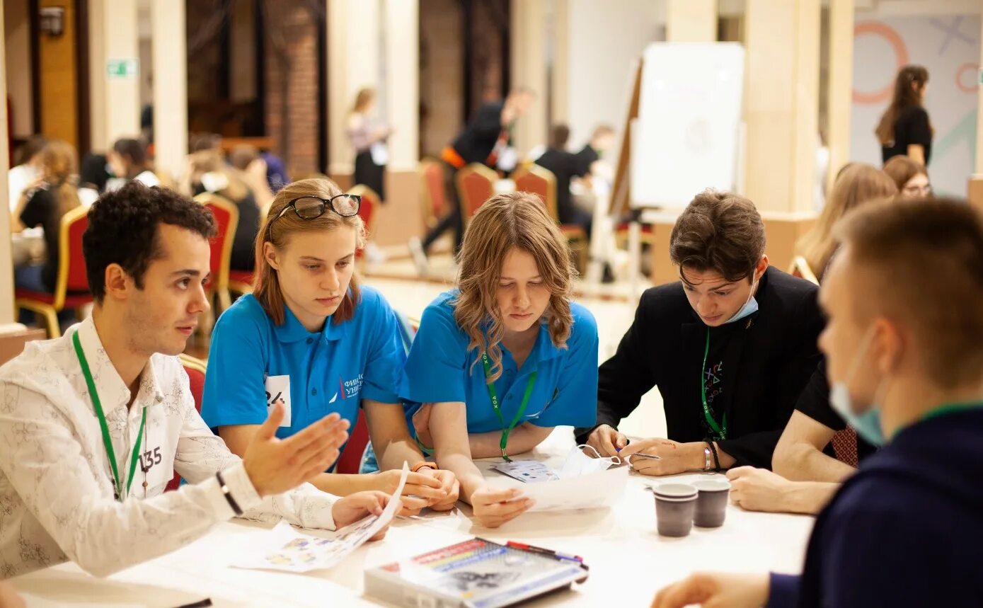 Фестиваль молодежи и студентов в сочи. Образовательные программы в школе. Сочи студенты. Профориентация для подростков. Школы.
