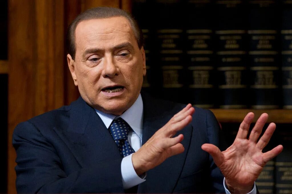 Имя берлускони 7 букв. Сильвио Берлускони. Сильвио Берлускони фото. Сильвио Берлускони бунга бунга. Сильвио Берлускони в молодости.