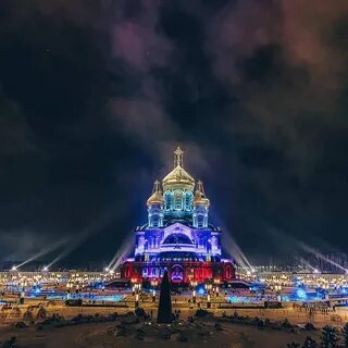 Храм вооруженных сил ночью