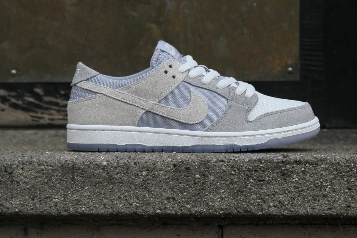 Найки светлые. Nike SB Dunk Low Wolf Grey. Nike SB Dunk Low серые. Nike SB Dunk Low Pro White. Nike SB Dunk Low Pro Grey.