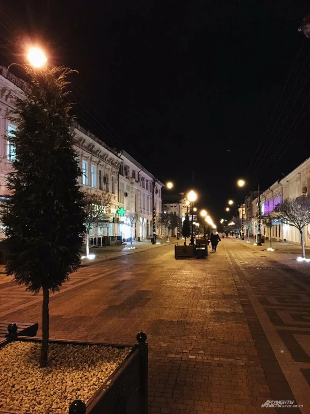 Погулять симферополе. Симферополь центр города. Ночной Симферополь центр. Центр Симферополя ночью. Центр Симферополя вечер.