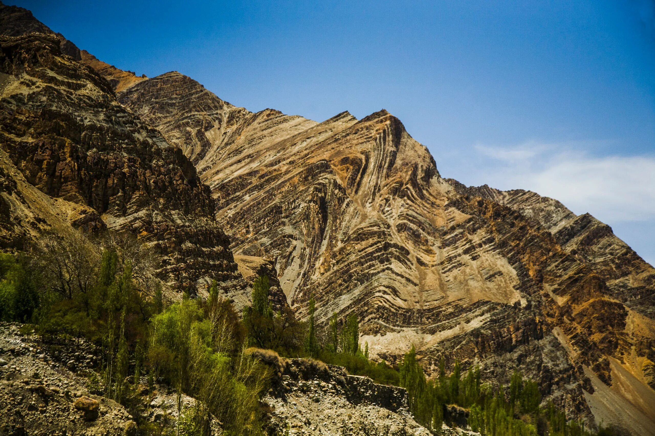 Бухать в горах. Гора пилахта. Гора мыргетон тылыс. Западные гаты карнатака. Zmt орел.
