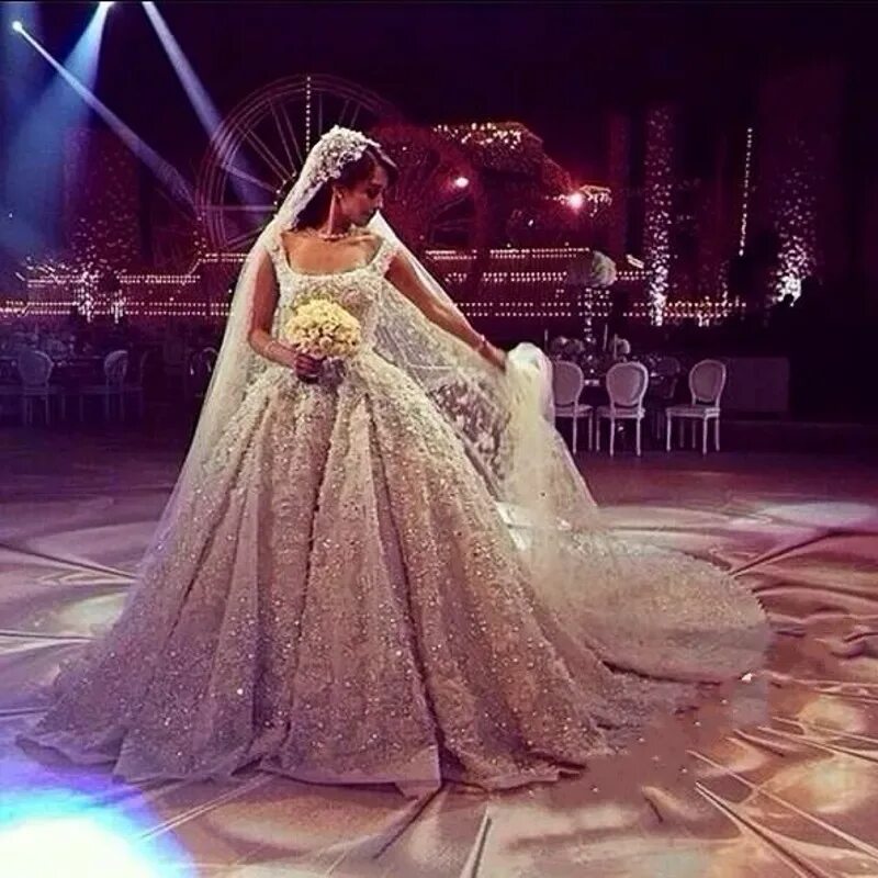 Самые богатые невесты. Свадебные платья 2023 Дагестан. Шикарные Свадебные платья. Роскошные Свадебные платья. Самые шикарные Свадебные платья.