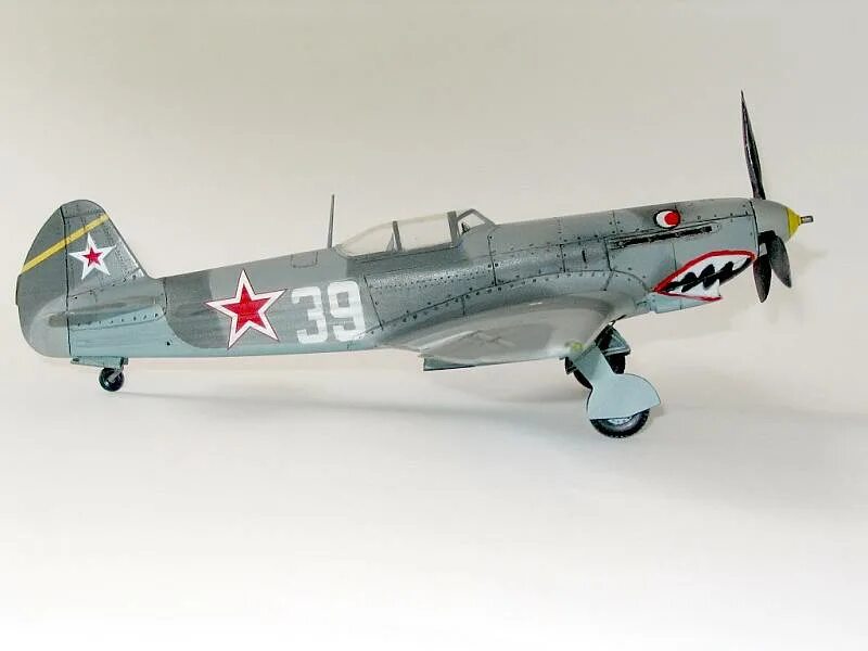 Як-9т Дюранда. Як-9т 1/32 ICM. Як-9т 1/48 ICM. ICM 32090 Yak-9t.