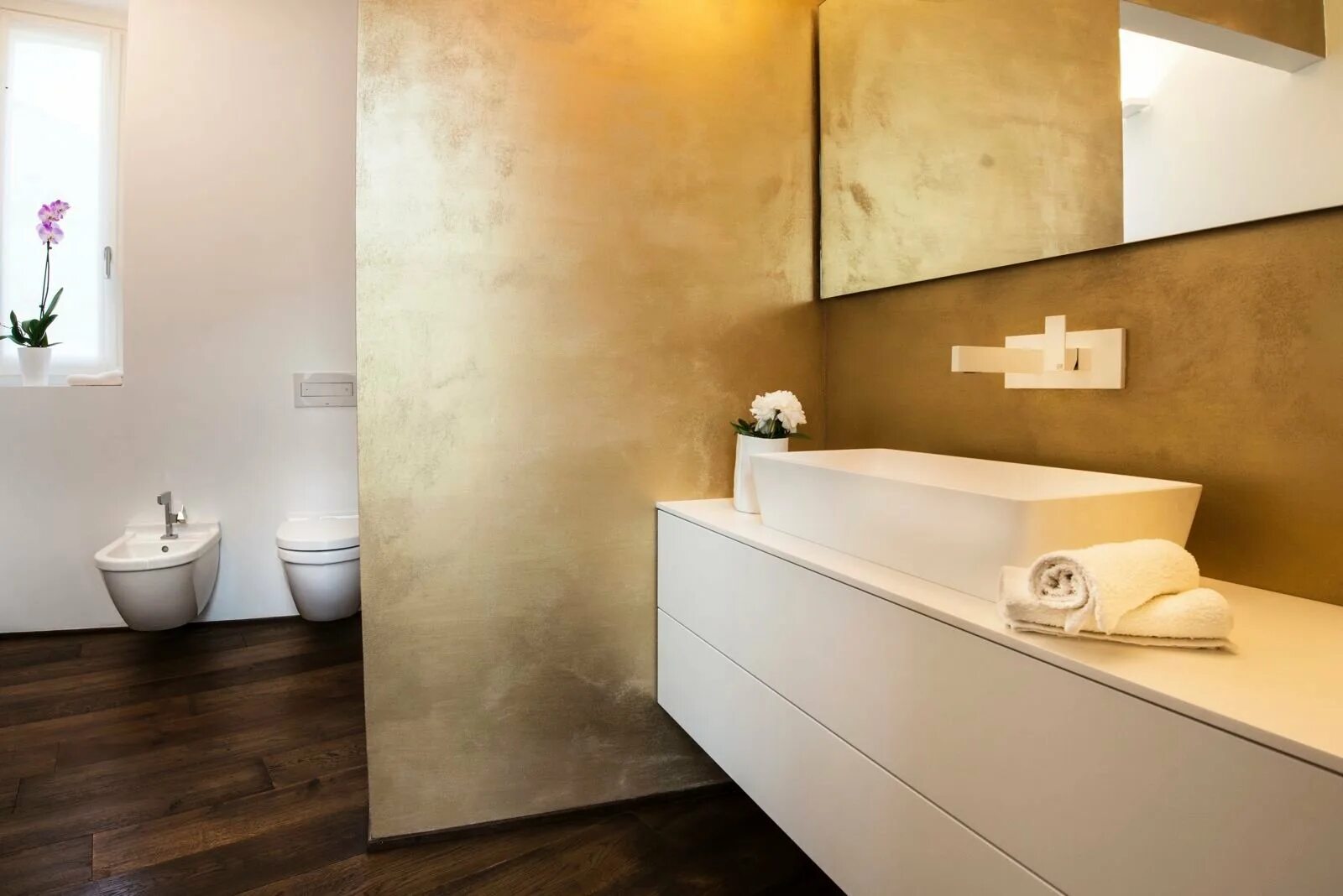 Микроцемент в ванну. Венецианская штукатурка микроцемент. Микроцемент и терраццо. Микроцемент декоративная штукатурка. Микроцемент на пол в ванну.