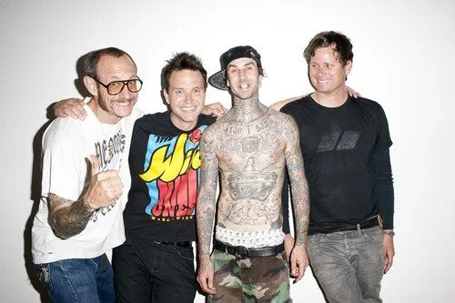 Блинк 182 лучшее. Блинк 182. солист блинк 182. blink 182 2000. blink 182 2003.