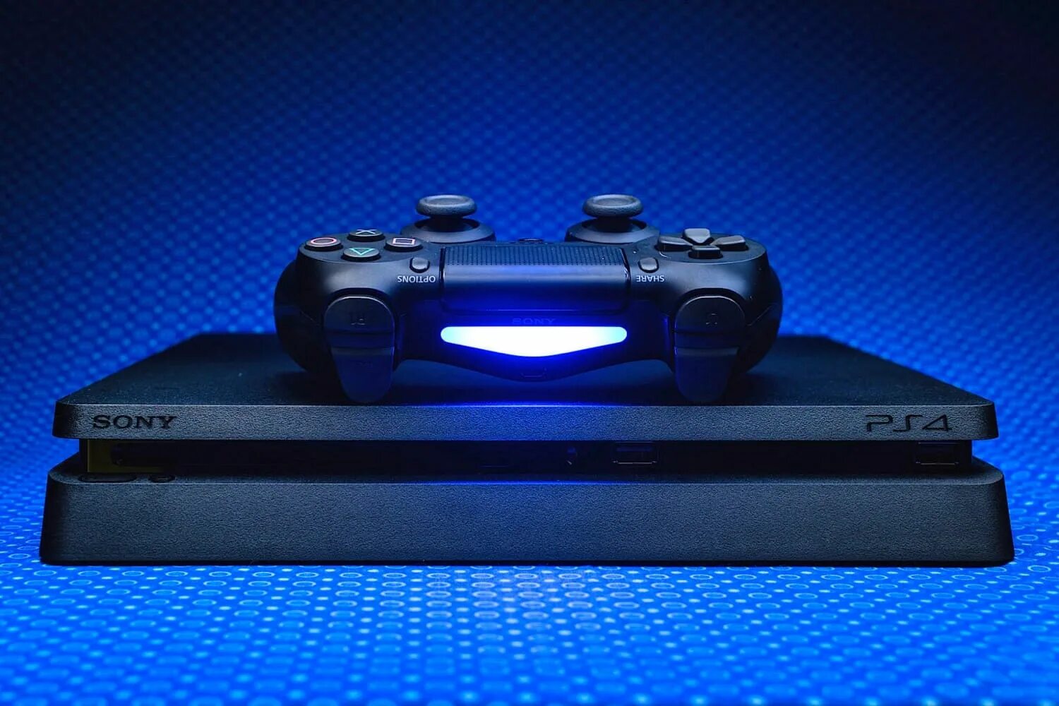 Sony playstation models. Sony PLAYSTATION 4 Slim. Сони плайстатион 4 слим. Консоли 2022 ps4. Плойка 4 слим.