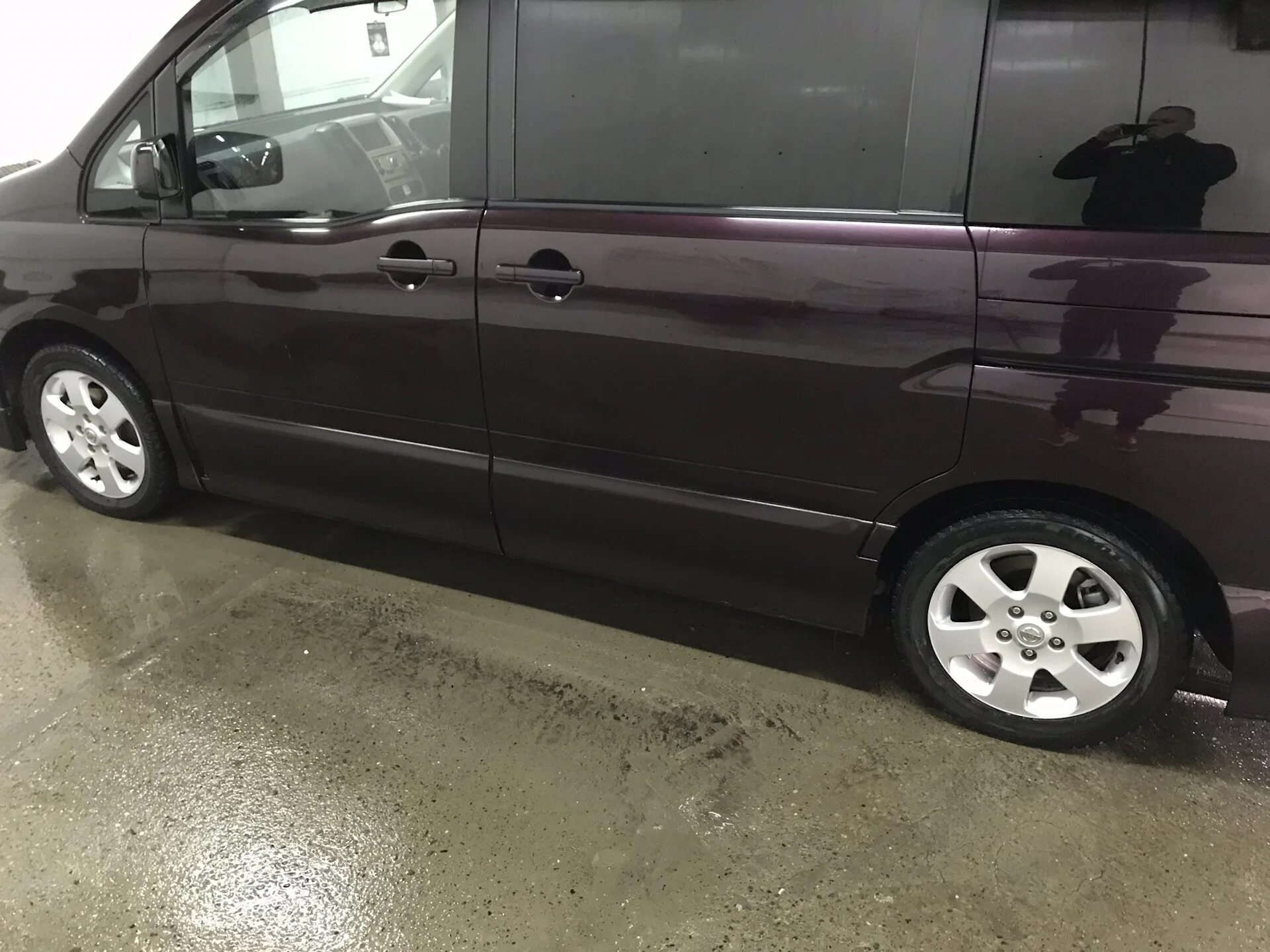 17 колеса на ниссан серена. Диски на ниссан серена с27. Nissan serena c25 диски. Nissan serena c25 диски. Ниссан серена c26.