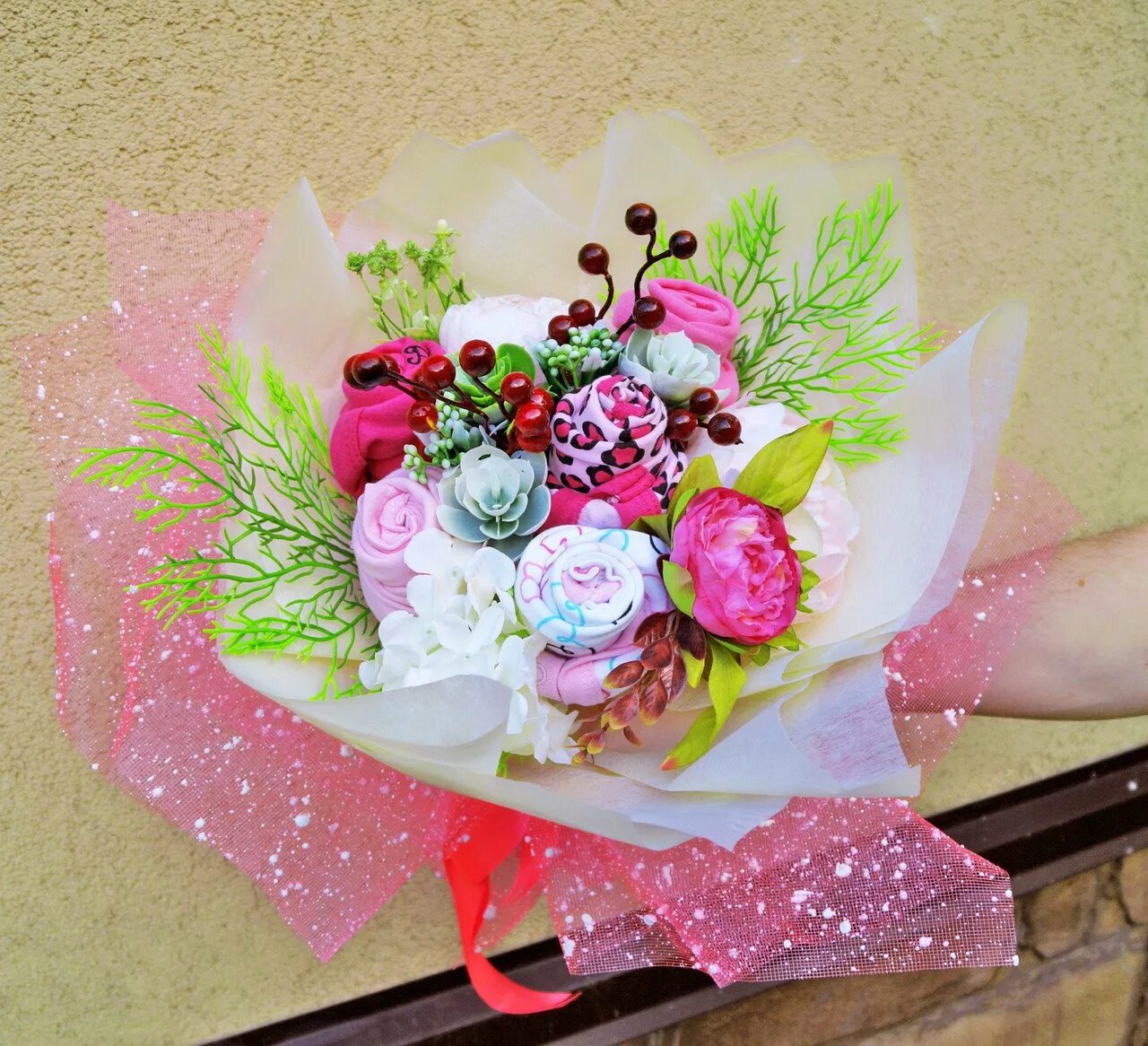 Цветы для девочки 6 лет. Детские букеты цветов. Красивый детский букет. Нежный букет на день рождения. Цветы для девочки 6 лет.