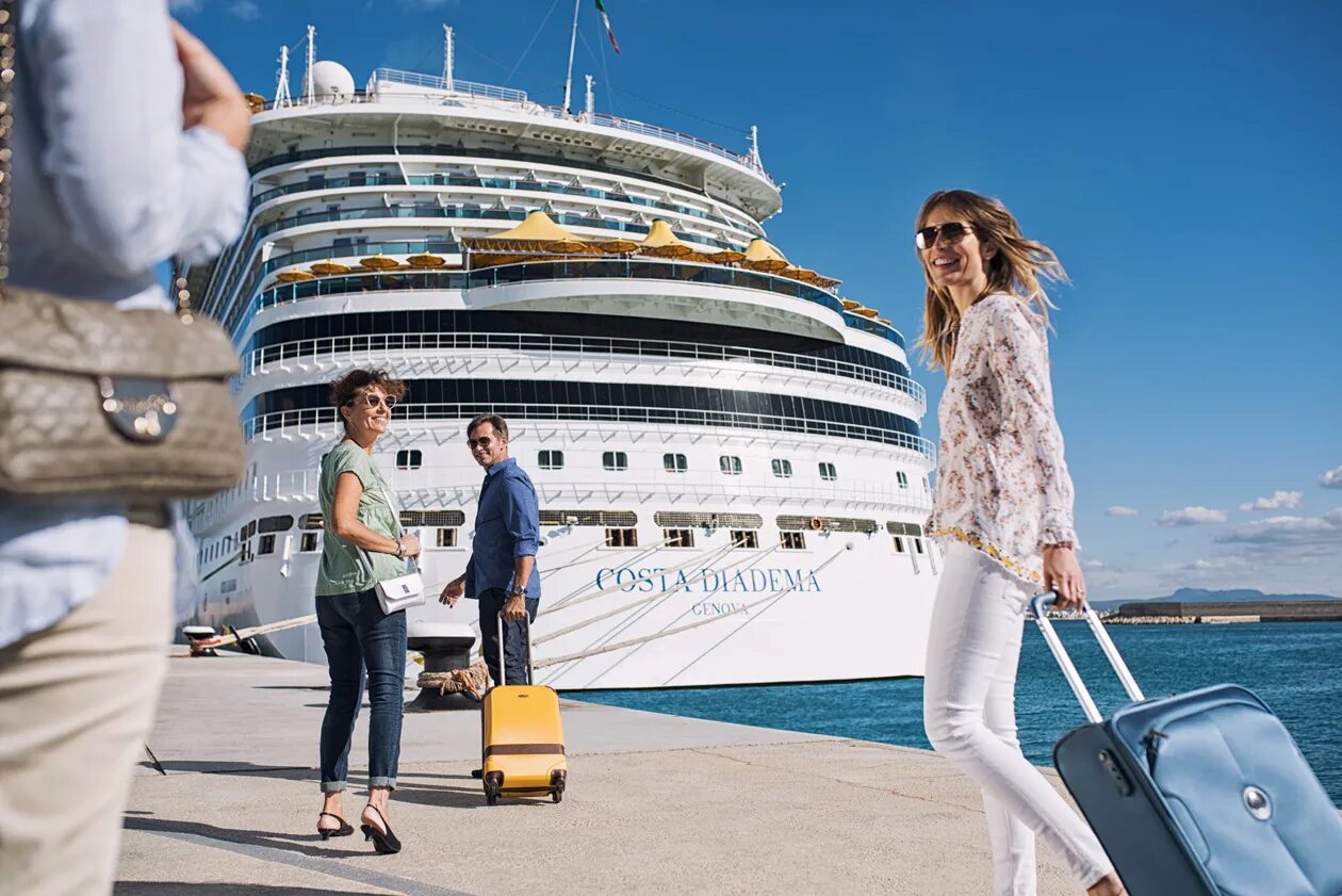 Круиз тревел. Коста круизес коста диадема. круизы компании costa cruises. круизы по персидскому заливу 2025. люди на круизном лайнере.