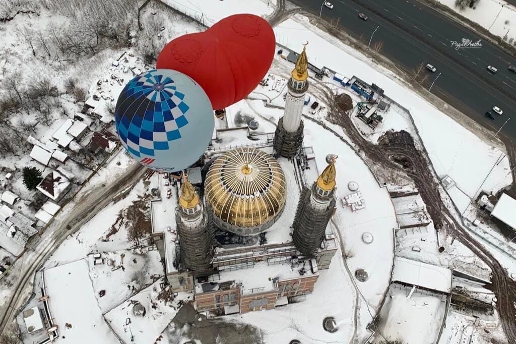 Полет на шаре уфа. Полет на воздушном шаре Уфа. Шары над Уфой. Воздушный шар Уфа полет. Башня "шара" Уфа.