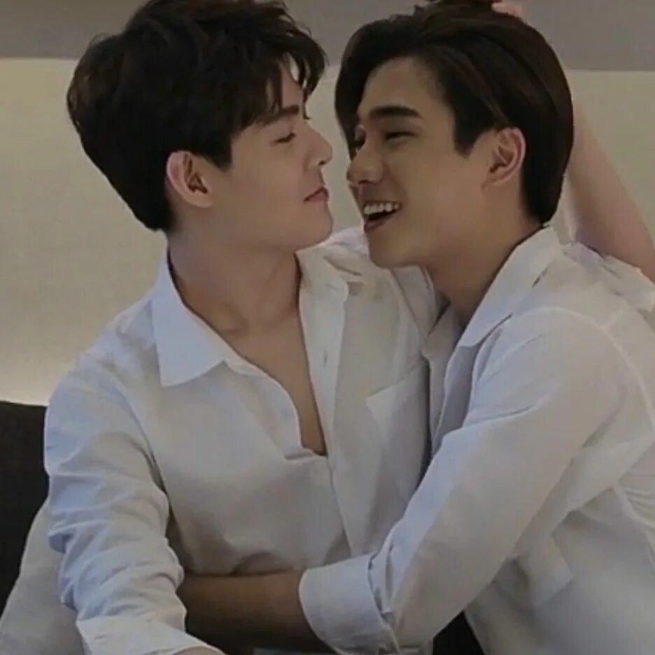 Про гейскую любовь. Любовь невзначай дорама лакорн. Про гейскую любовь. Любовь невзначай лакорн и пит. Про гейскую любовь.