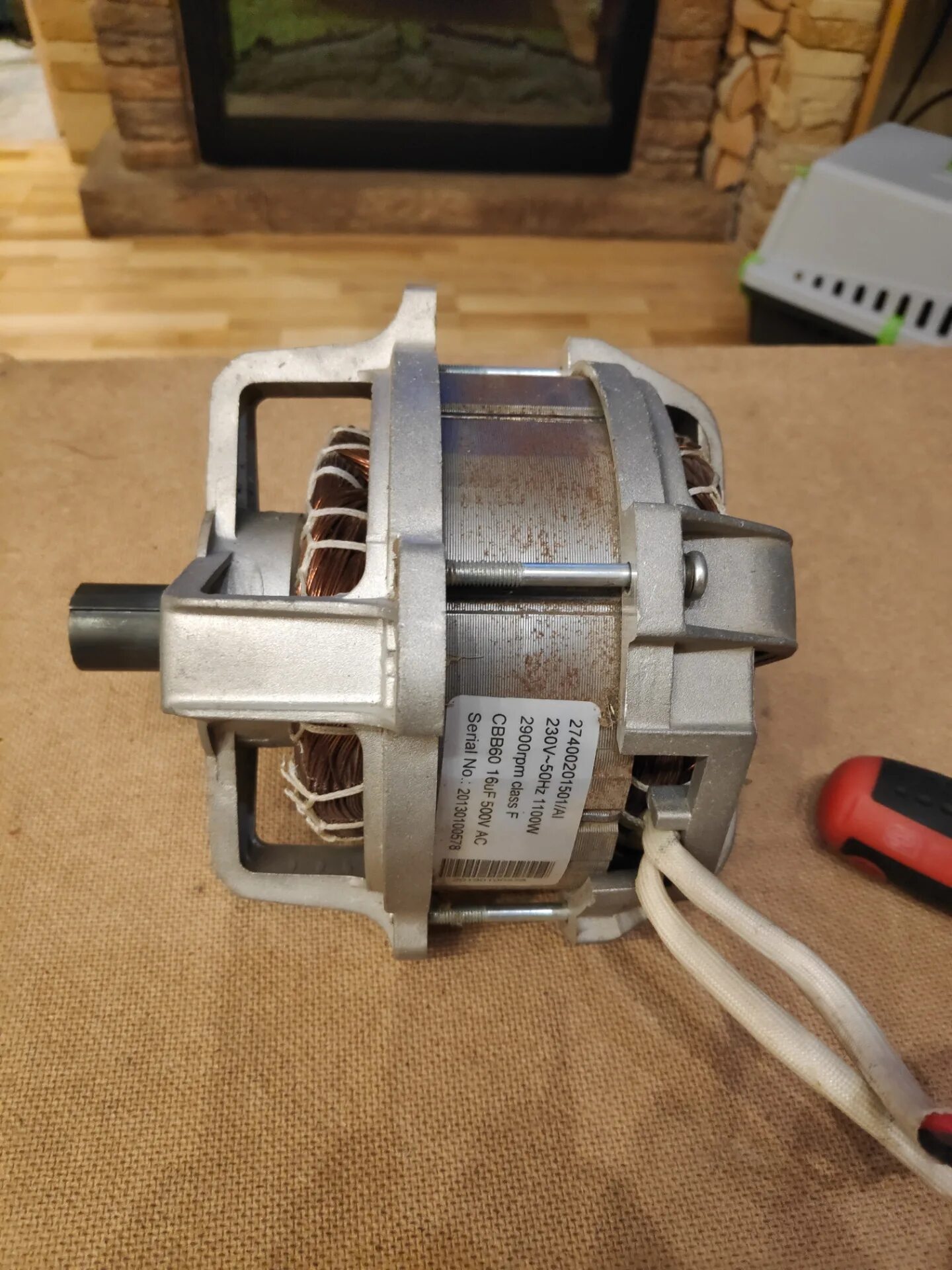 Ya00001176. Двигатель газонокосилки макита elm3720. Шкив на газонокосилку макита 3720. Электродвигатель 1600 ватт для газонокосилки макита. Газонокосилка электрическая makita elm4120.