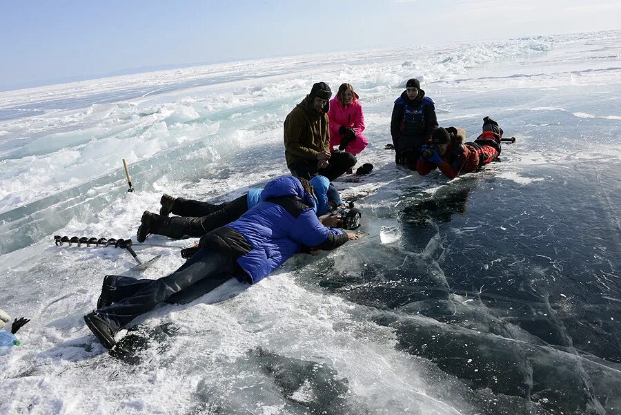 рыбалка на байкале 2024г зимой. чивыркуйский залив рыбалка. рыбалка на байкале 2024г зимой. курорты байкала зимой. одежда на лёд байкала.