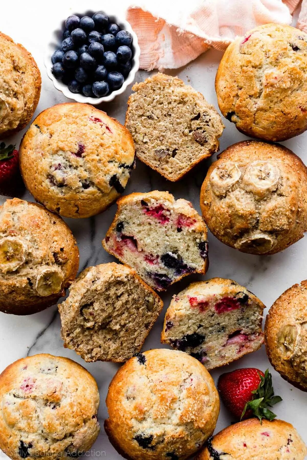 Кексы с посыпкой. Выпечка. Bake muffins. Bake muffins. Бабушкины маффины.