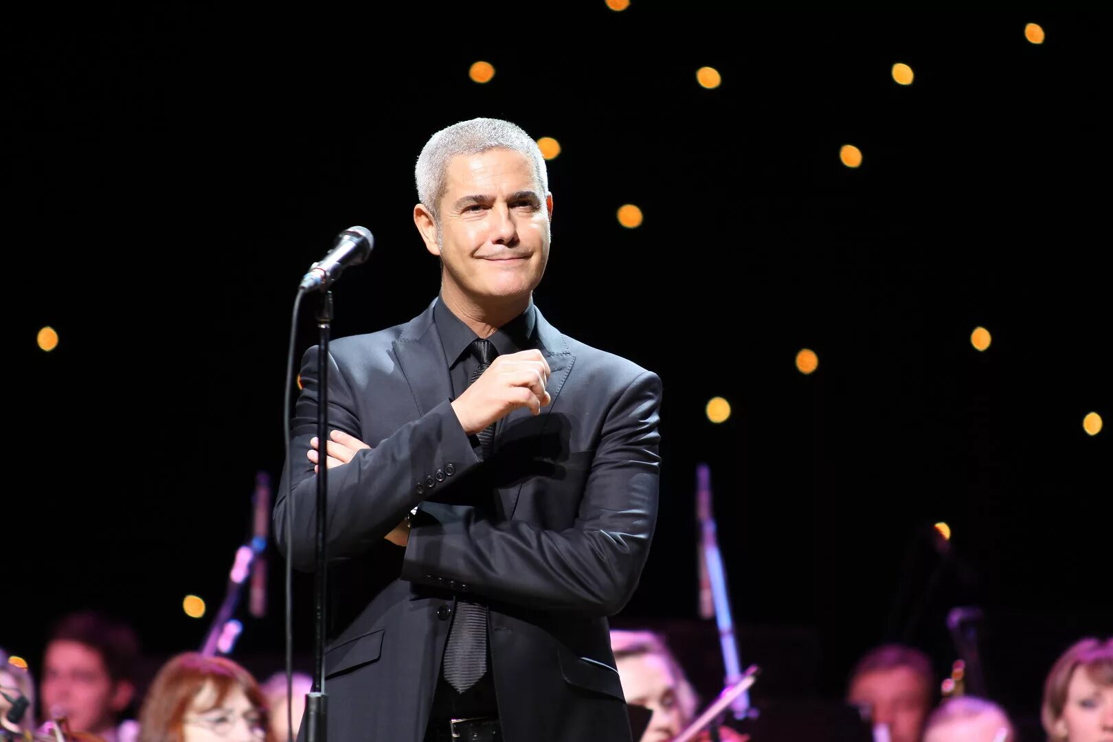 Алессандро сафина. Сафина алессандро ярославль 2022. Alessandro safina в молодости. Певец алессандро сафина алессандро. Оперный певец алессандро.