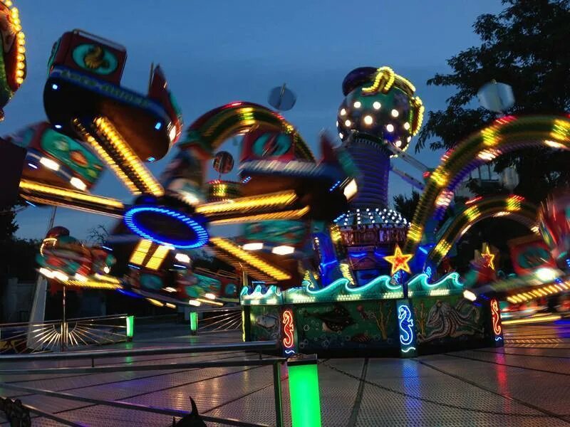 Цирк тезикова симферополь. Куда пойти с ребенком в симферополе. Летний лагерь кидбург. Куда пойти с ребенком в симферополе. Арена цирка симферополь.