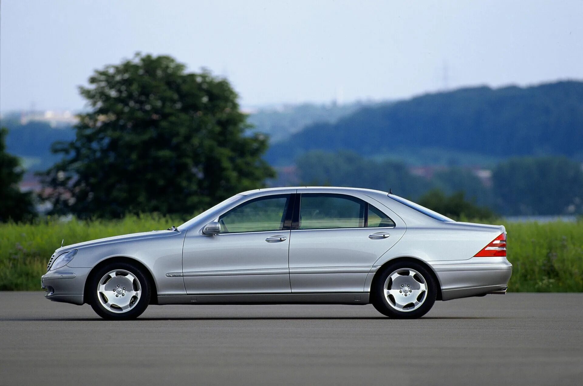 Class long. Mercedes-benz w220. mercedes s600 w220. мерседес бенц s600 w220. mercedes benz s class w220 s600.