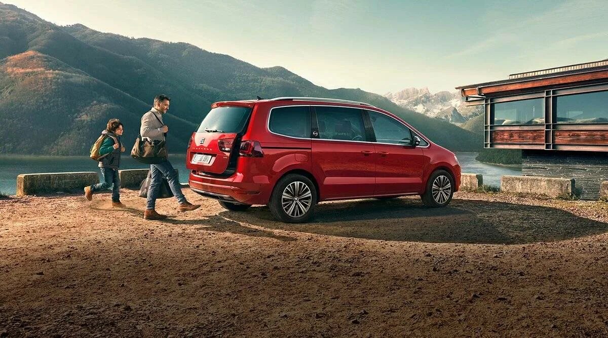 Какие лучшие семейные автомобили. Seat Alhambra 2022. Семейный автомобиль. Семейная машина. Лучший семейный автомобиль 7 мест.