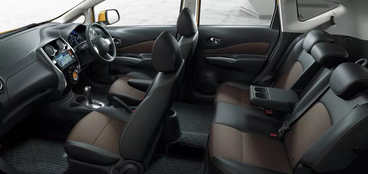 Вентилятор радиатора основного 21481AX600 для Nissan Note купить б/у с разборки 