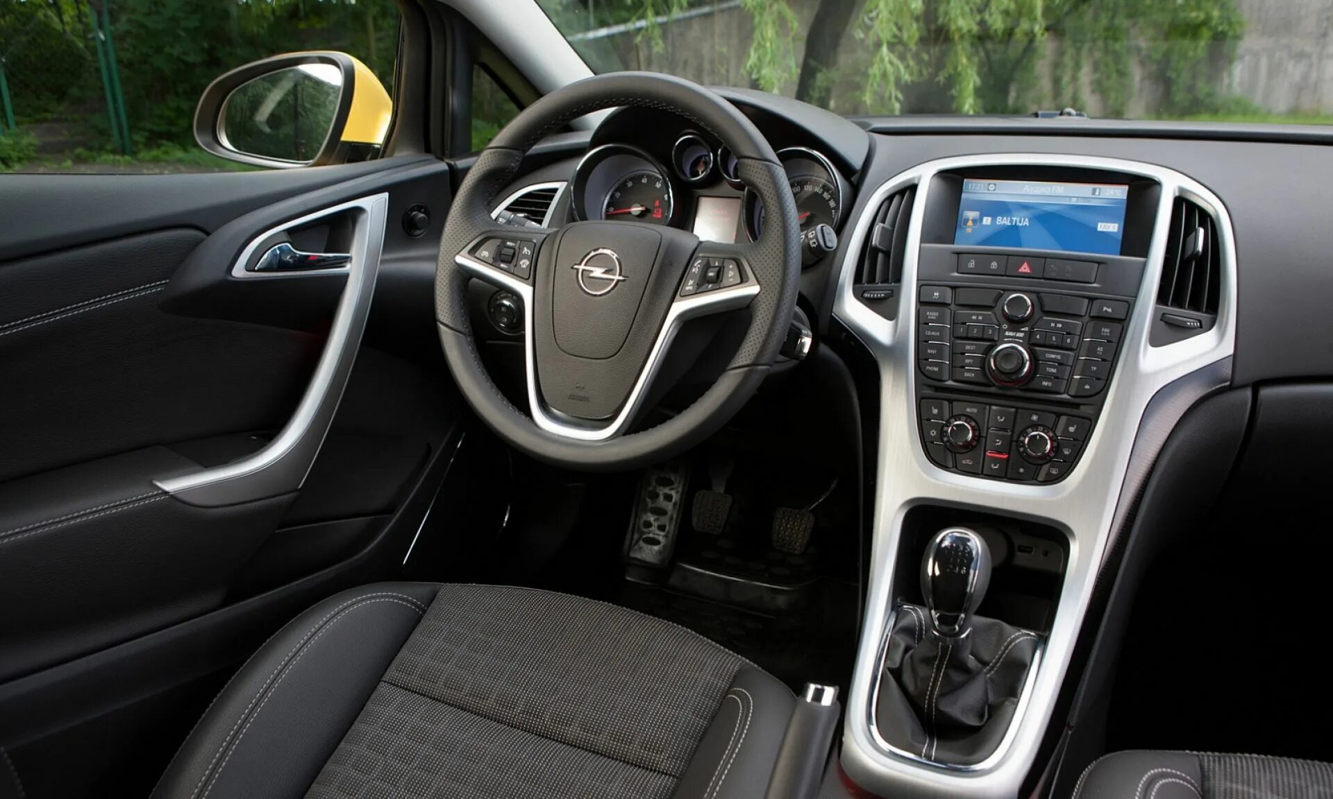 Astra салон. Opel astra gtc салон. opel astra 2014 салон. opel astra gtc 2012 салон. opel astra j gtc салон.