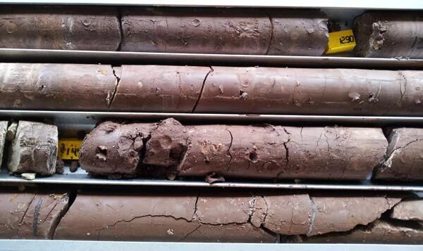 Керн скважины. Керн из скважины. Керн скважины. Керн скважины. Керн геология.