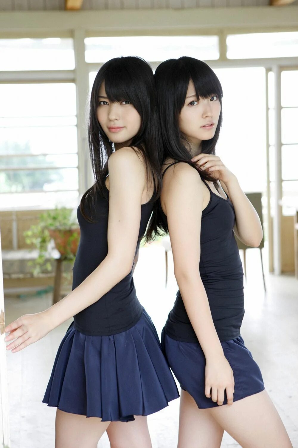 Airi Suzuki and Maimi Yajima. Азиатские близняшки. Азиатские Близнецы. Японские сладкие девочки. Japanese girl lesbian