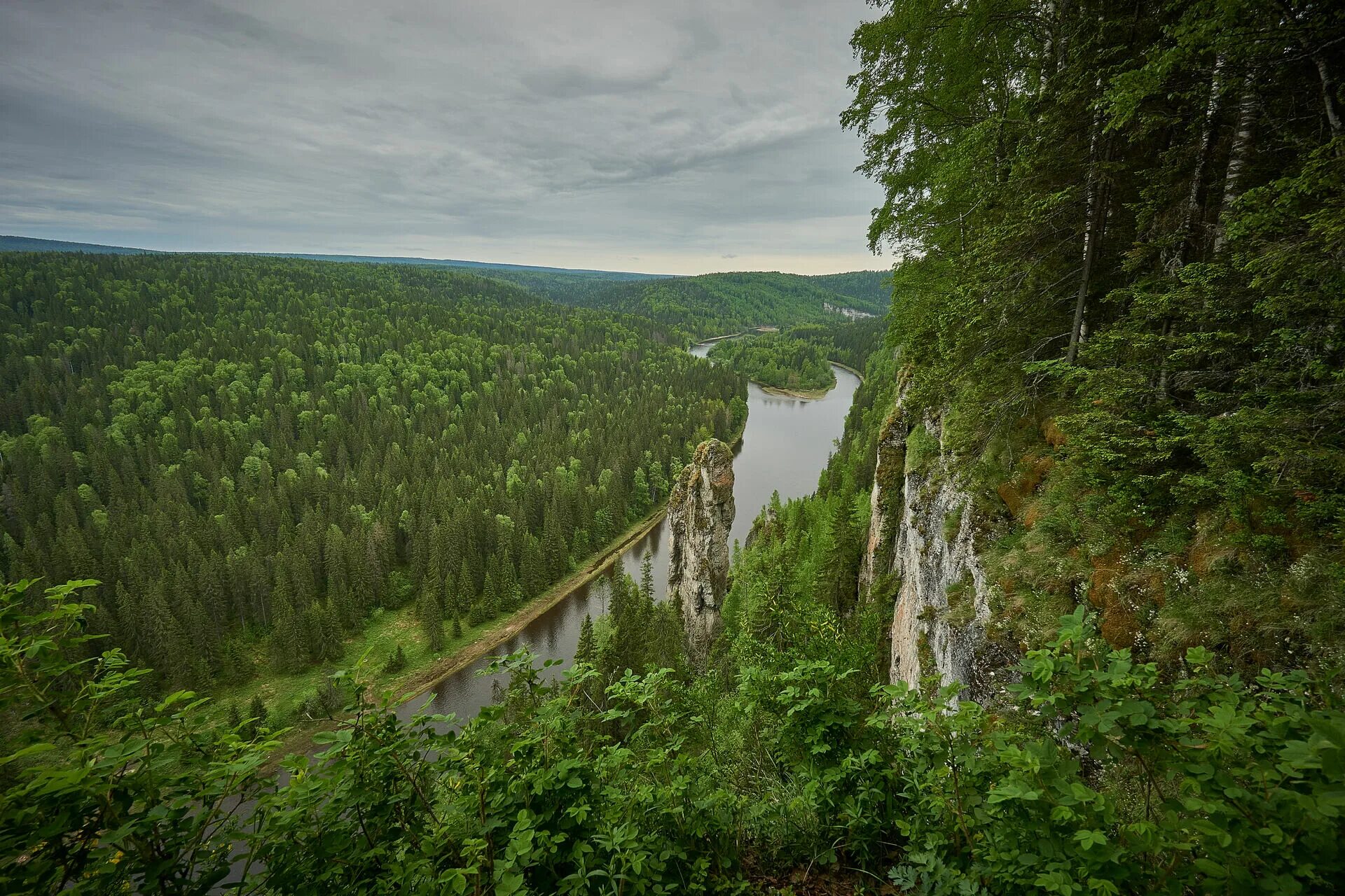 Пермский край фото. Усьва Усьвинские столбы. Урал река Усьва. Усьвинские столбы. Чусовой столбы Усьвинские. Пермский край столбы Усьва.