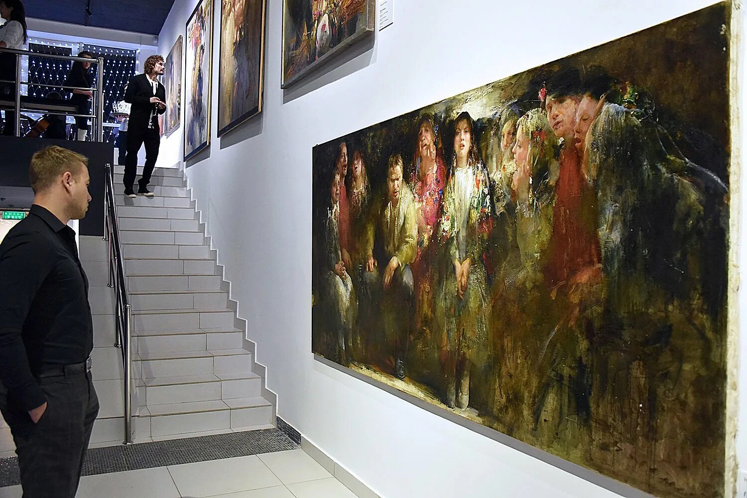Видео картина. Синара галерея Екатеринбург. Sinara Art Gallery в Екатеринбурге. Выставка художника Блохина в Екатеринбурге. Галерея искусства в Екатеринбурге.