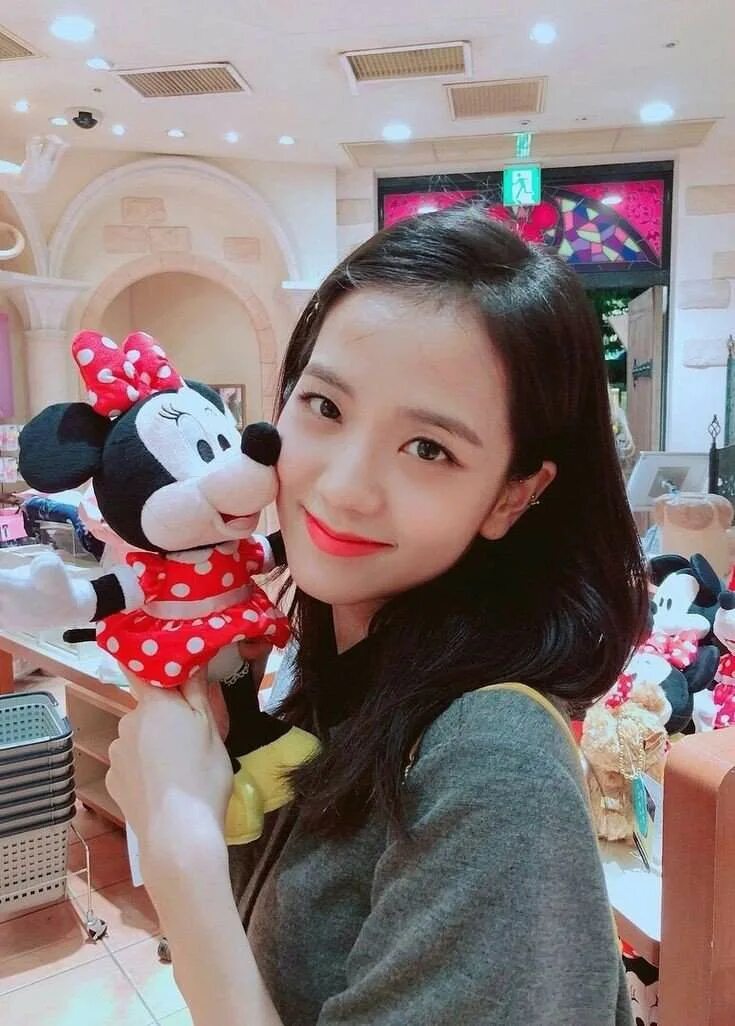 Игрушка джису. Kim jisoo blackpink. Jisoo blackpink. Kim jisoo. Игрушка джису.