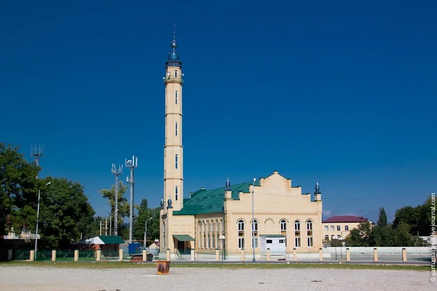 Ведено россия. Ведено Чеченская Республика. Ведено Веденский район. Село Ведено Чечня. Мечеть Дышне Ведено.