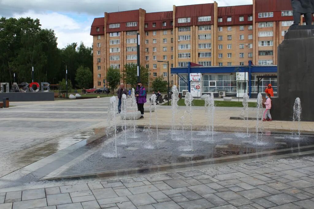 площадь свободы глазов. глазов центральная площадь. площадь город глазов. спасо-преображенский кафедральный собор глазов. глазов центр города.