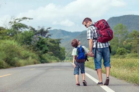 Родители с сыном отправились к озеру