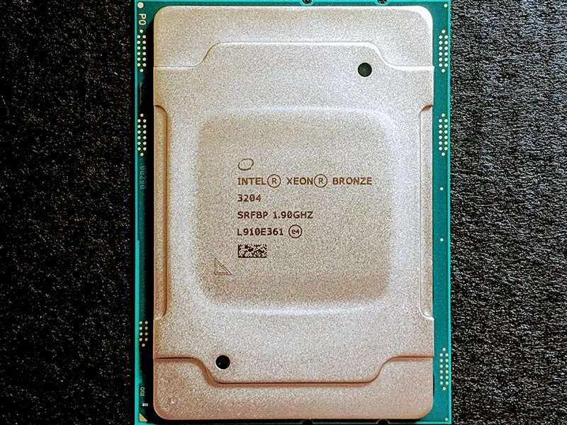 Intel r xeon r gold. Процессор Intel Xeon Bronze 3106. Серверный процессор Intel Xeon Bronze 3206r OEM. Intel Xeon Bronze 3106 lga3647, 8 x 1700 МГЦ, OEM. 5218r Xeon.