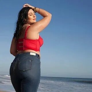 Curvy sarah