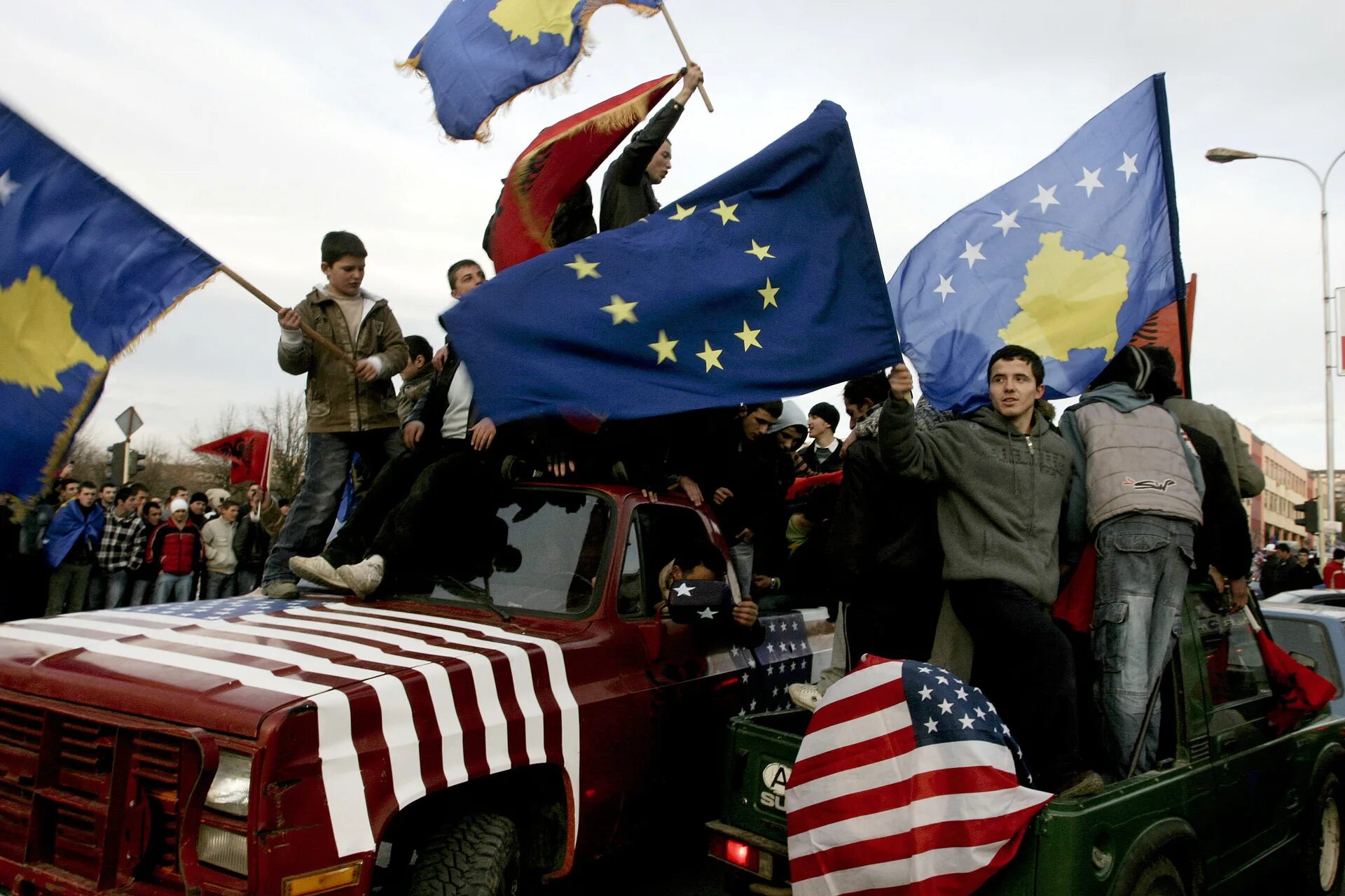 Сербия состоит в нато. Провозглашение независимости Косово. Косово 2008 год.