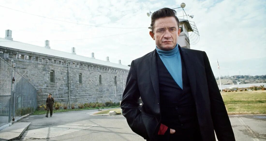 At folsom prison джонни кэш. Cash folsom. Cash folsom. Johnny cash folsom prison blues. Johnny cash - at folsom prison (1968).