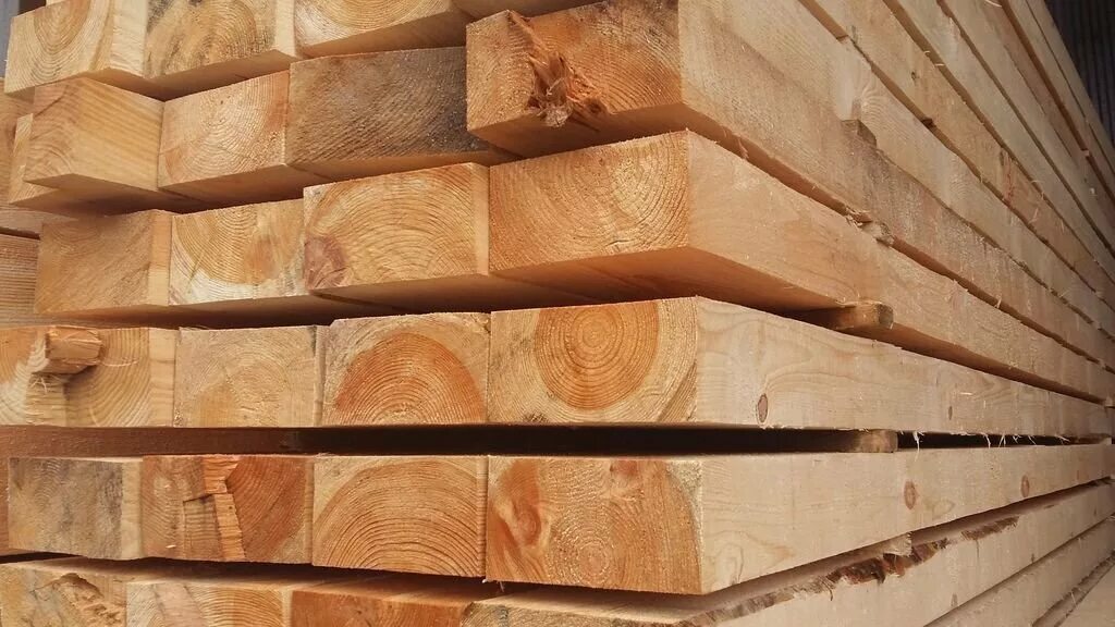 Деревянный кирпич для строительства. Деревообработка на белом фоне. Пиломатериалы екатеринбург. Пиломатериалы на белом фоне. Текстуры строительных материалов.