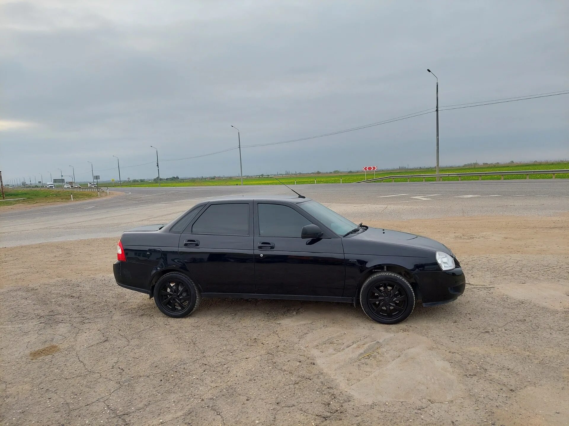 Диски black edition r15 priora. Диски приора блэк эдишн 15. Черная приора на 15 блэк эдишн. Silver edition r15 приора хэтчбек. Блэк эдишн 15 диски.