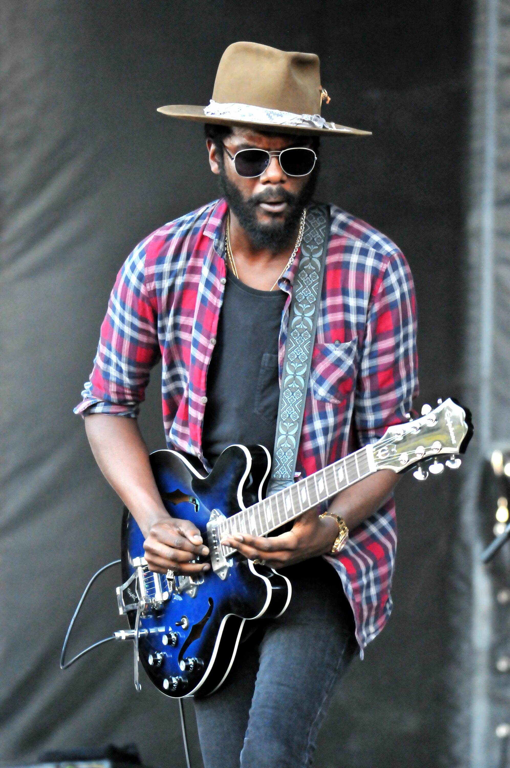 Gary clark jr jpeg raw. Gary clark jr. gary clark jr guitar. музыканты американ. город музыкантов в америке.