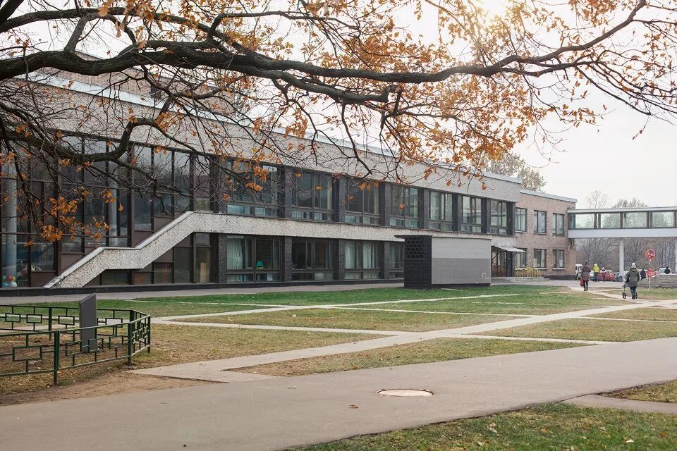 Московский дворец пионеров на воробьёвых горах. Московский дворец пионеров. Московский дворец пионеров на ленинских горах. Образовательный комплекс "воробьевы горы". Дворец пионеров москва воробьевы горы.