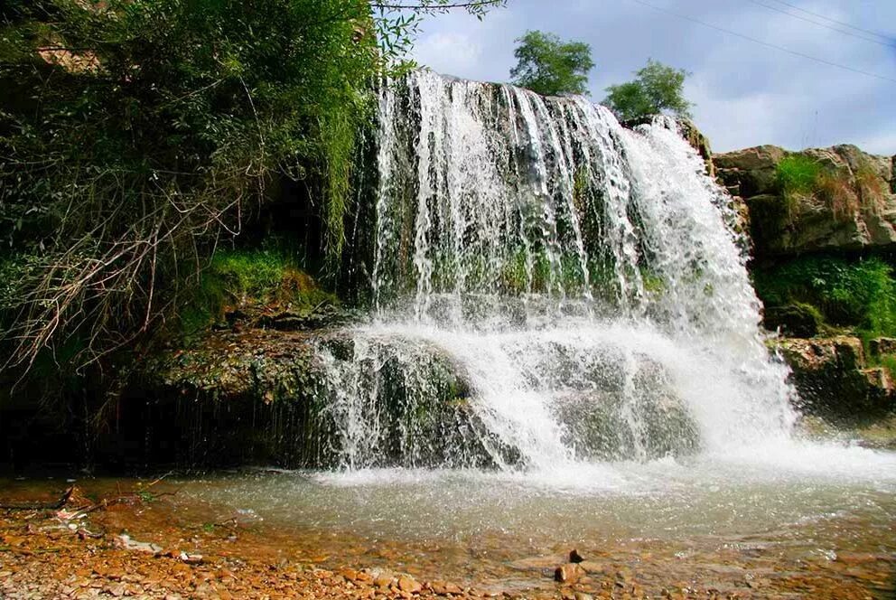 лермонтовский водопад в кисловодске фото. кичмальский водопад ставропольский край. водопад в кисловодске на р. медовые водопады кисловодск. кисловодский парк лермонтовский водопад.