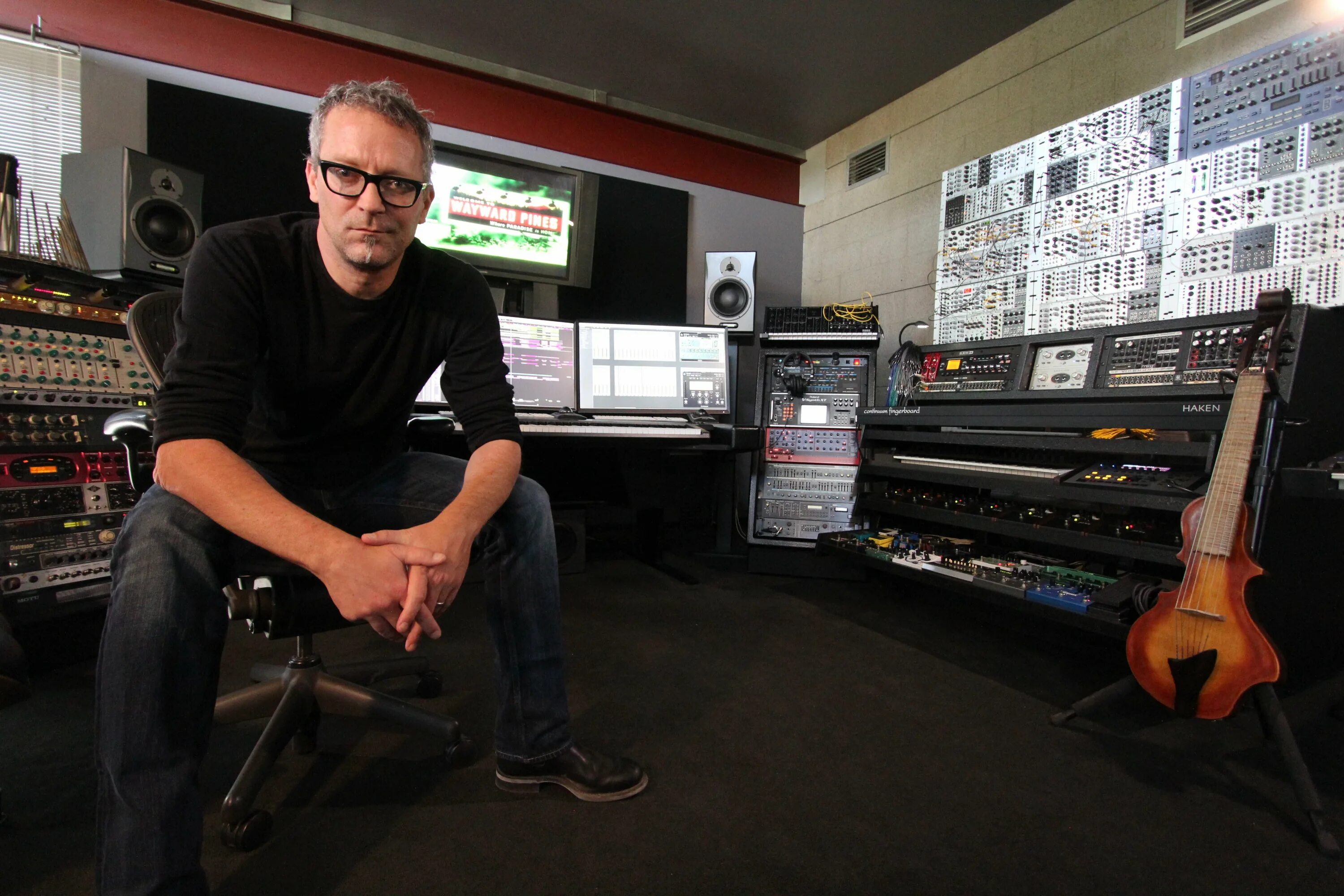 Charlie clouser. Чарли клоузер. чарльз александр «чарли» клоузер. charlie clouser composer. charlie clouser nine inch nails.