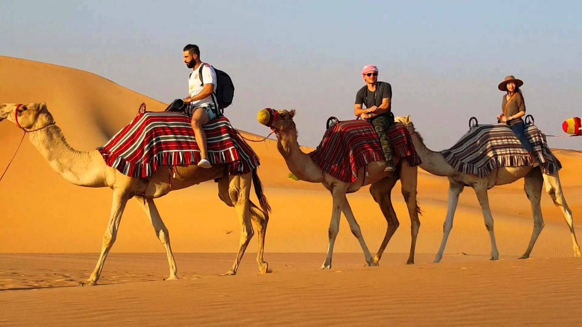 Пустыня ездить. Верблюд сафари Дубай. Бедуины в Египте. Деревня бедуинов Абу Даби. Пустынные сафари рас Эль Хайма.