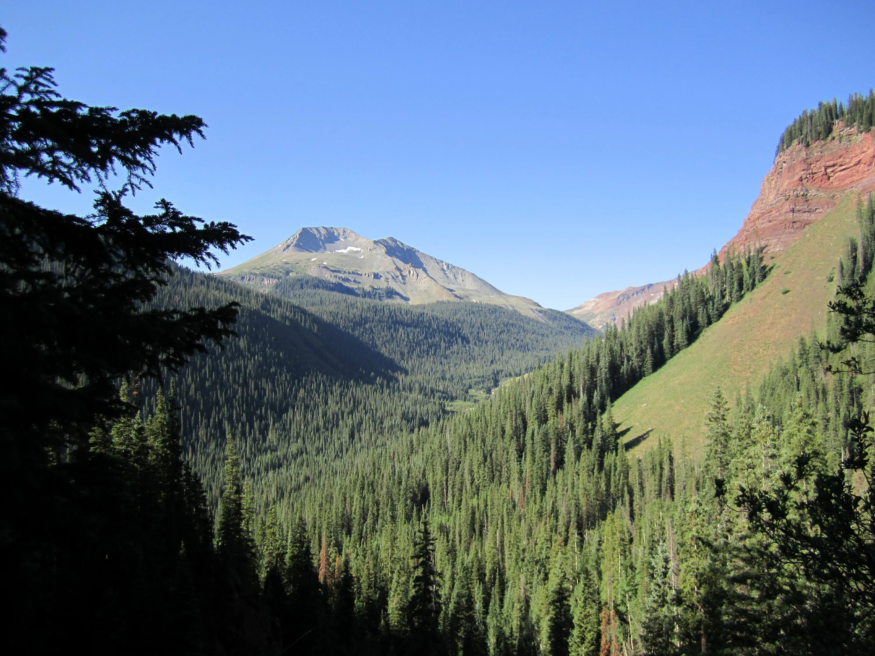 радужный водопад йосемити. живой гор. живой гор. юнгфрау гора в швейцарии. живой гор.