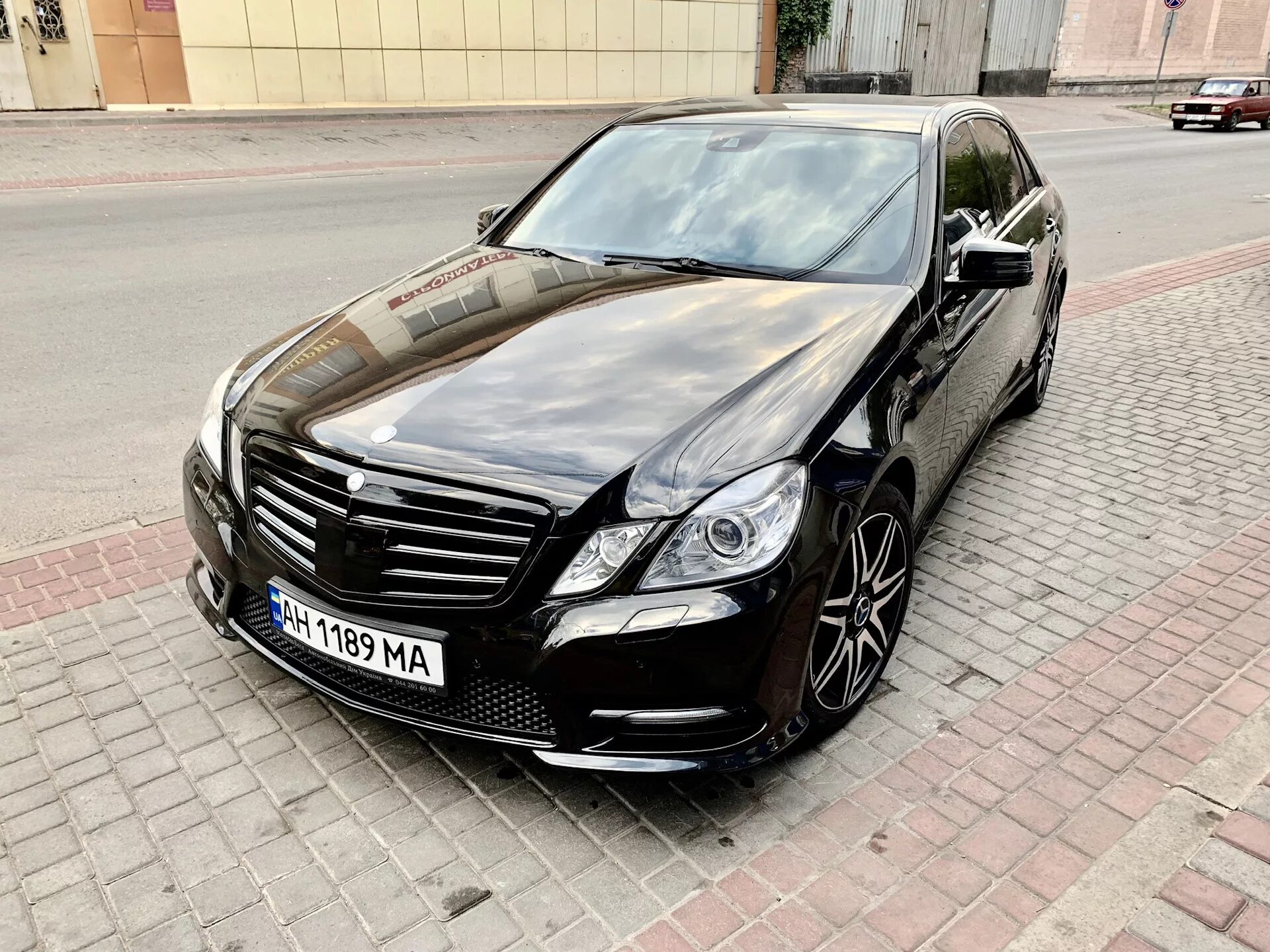 Купить 3.2 мерседес. Мерседес Ешка 212. Mercedes w212 5.5. Мерседес Ешка 212 АМГ. Мерседес е 212 черный.