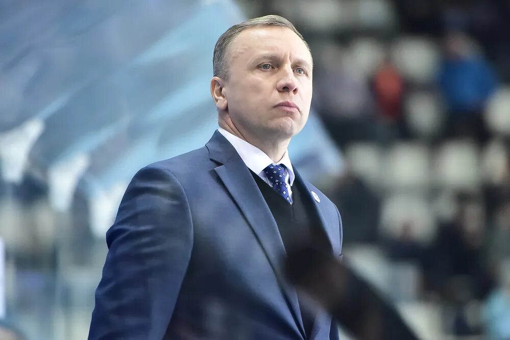 олегом васильевичем кислицыным. фетисов тренер. южный тренер. суркис курит. кирдяшов андрей спутник.