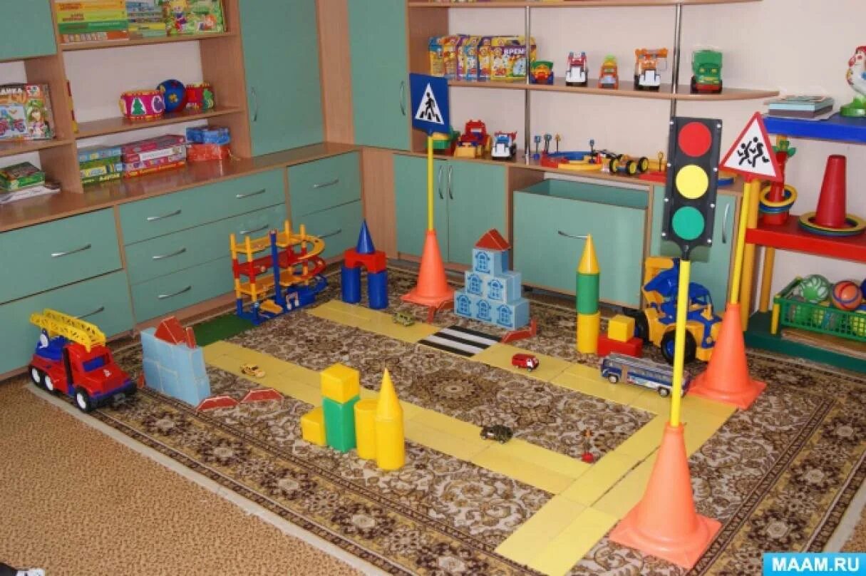 Уголки в детском саду предметно развивающая. Развивающая среда в логопедической группе. Двигательная зона монтессори. Развивающая среда с нарушением развития. Игрушки ранний возраст в доу.