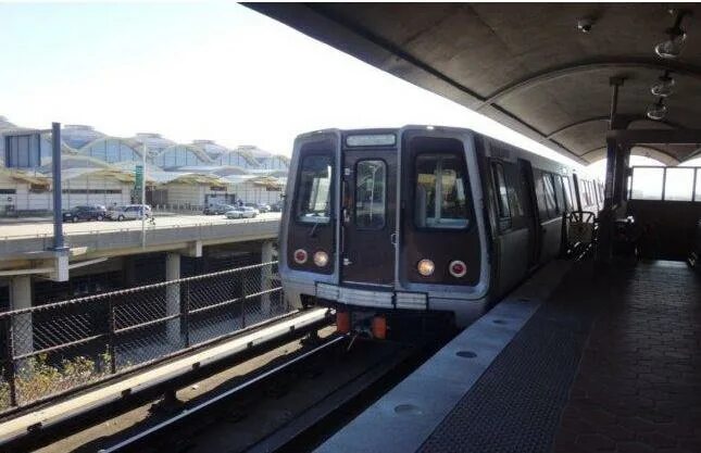 Metro us. Метро лос анджелеса поезда. Нью йорк метро 1868. Metro us. Метровагон нью йорк.